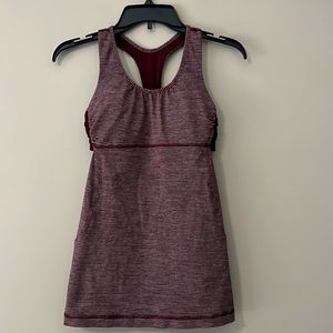 LULULEMON SUPER CUTE Tank Size 4   Great condition